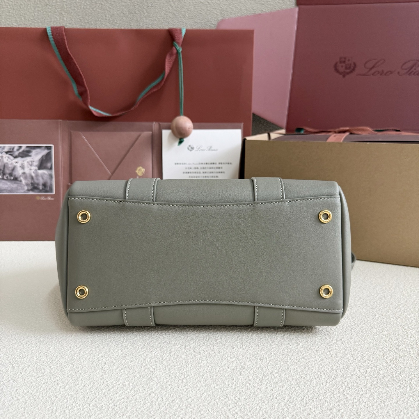 L**o p*ana loom l25 calfskin 25x18x12.5cm