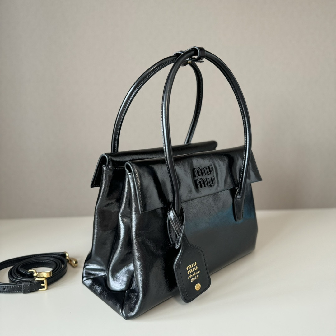 Miu Miu Solitaire Shiny Leather Bag 19.5x28x11cm